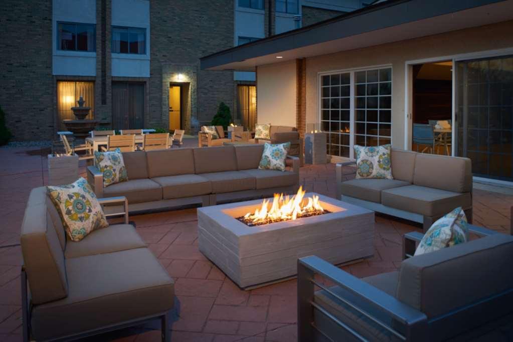 The Kensington Hotel Ann Arbor Phòng bức ảnh